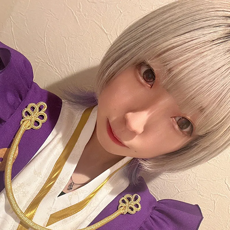 月(るな)